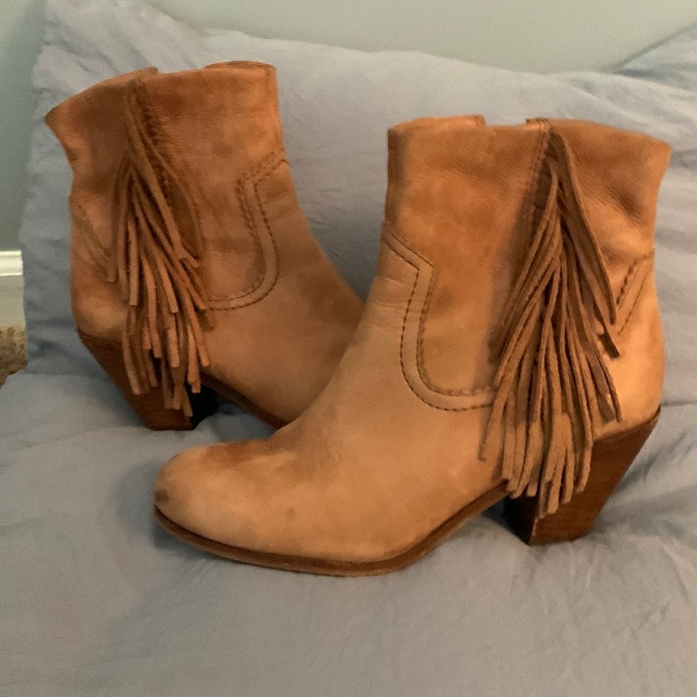 Sam Edelman fringe ankle boots. Tan size 8.